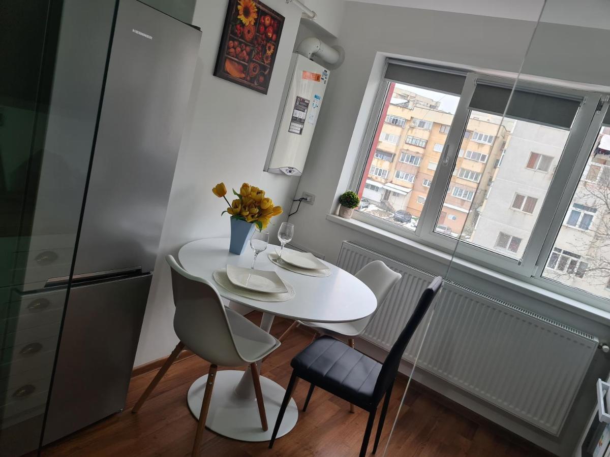 Mall Luxury Apartments Бакэу Экстерьер фото