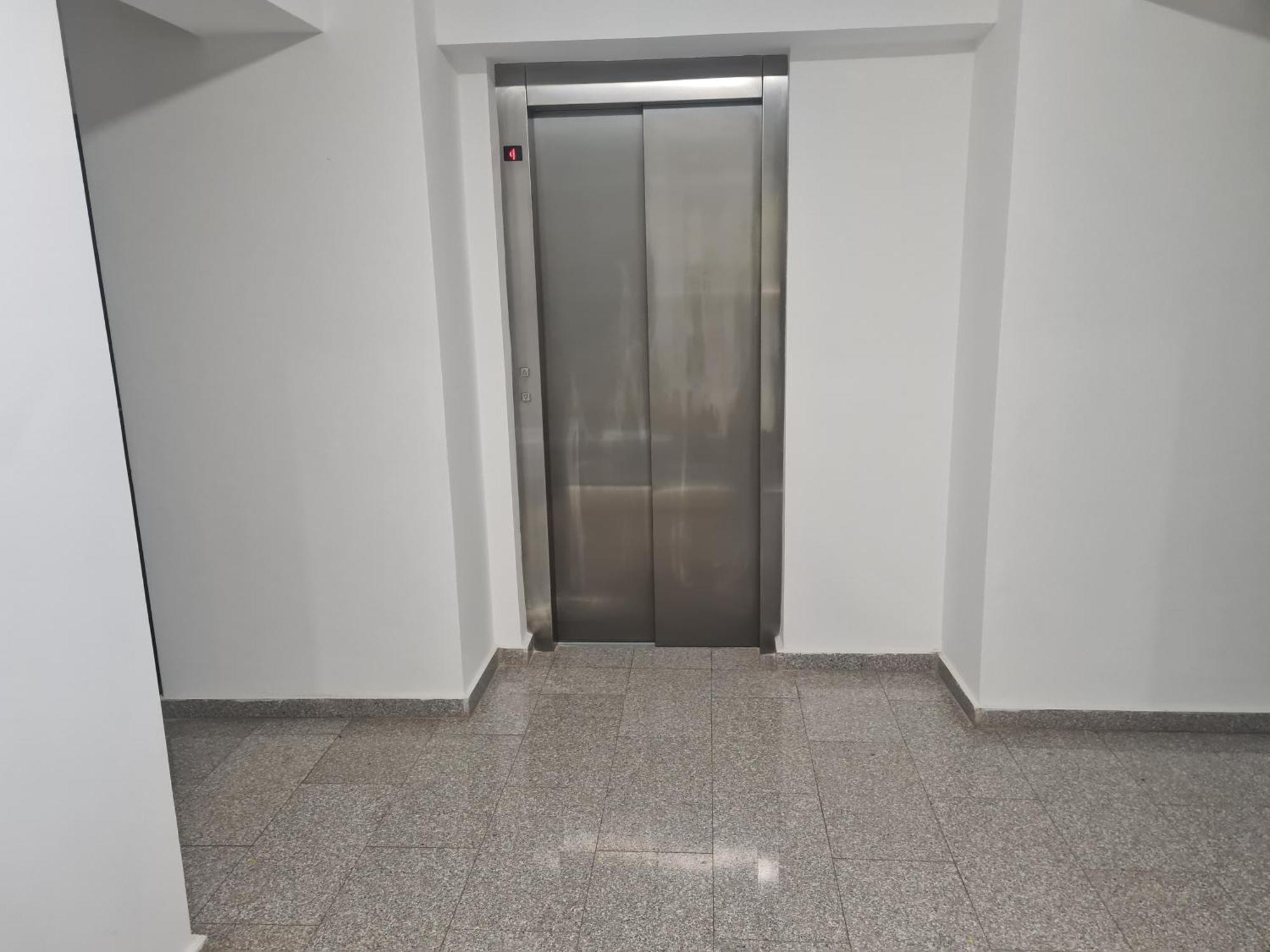 Mall Luxury Apartments Бакэу Экстерьер фото